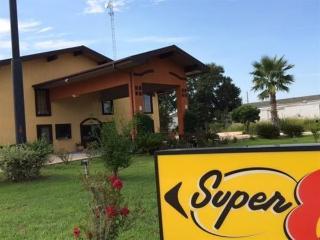 Super 8 By Wyndham Kinder La 외부 사진